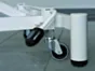 Therapieliege Seco B2e prima Trendline serienmäßig mit zentralem Rollhebesystem Räderdurchmesser 70 mm