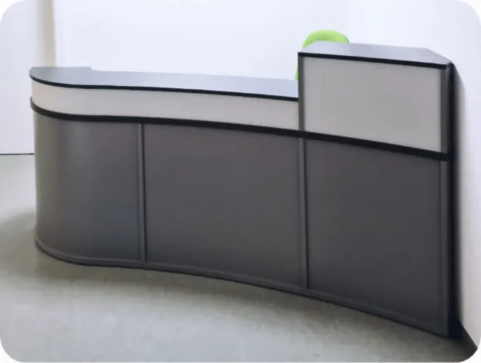 Empfangstheke mit ergonomischem Design