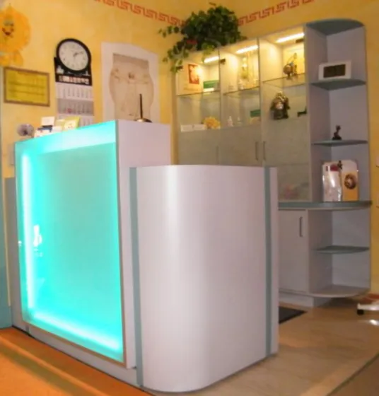 Empfangstheke 150 x 80 cm mit LED Beleuchtung