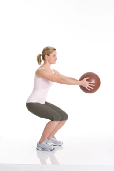 Medizinball Übung Frau