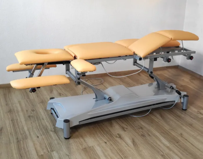  Elektrische Therapieliege  für manuelle Lymphdrainage  L10 im Aura Design 