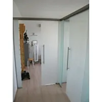 Kabinentrennwände aus VSG Sicherheitsglas mit innenliegender Folie