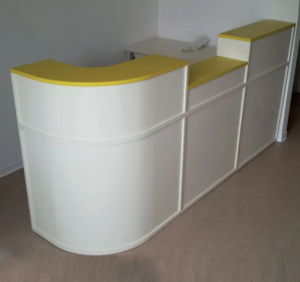  Empfangstheke im modernen Design